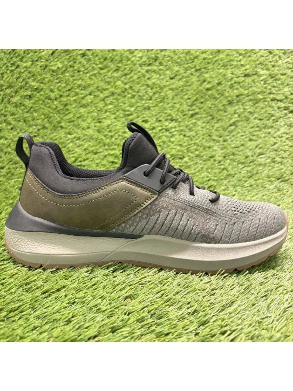 Skechers Neville Calhan Mens Size 8 Olive Black Athletic Running Shoes Sneakers